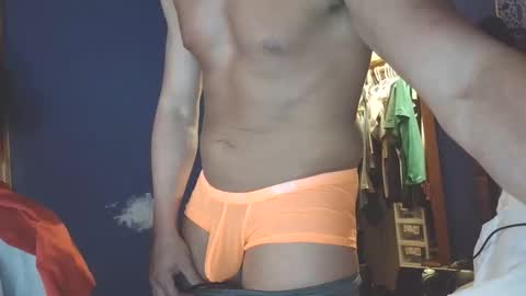 hunglikeray2286 online show from May 24, 7:57 am