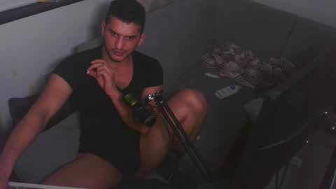 Snapshot of hungryboyyb chatting on December 18, 10:49 pm LittleDevilXo1999 online show from December 18, 10:49 pm