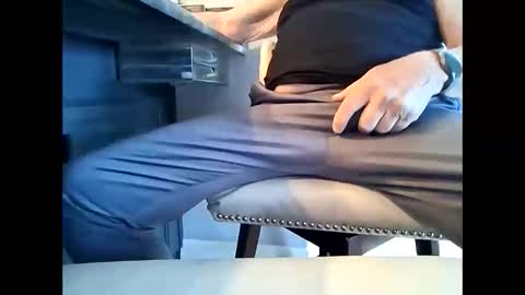 hungryluver online show from April 14, 3:18 pm