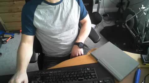 hungstud_again online show from March 5, 2:13 pm