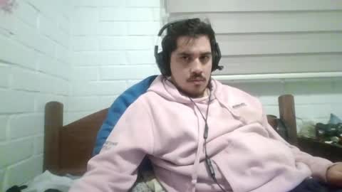 Snapshot of hungweeb chatting on May 2, 1:43 am Rod online show from May 2, 1:43 am