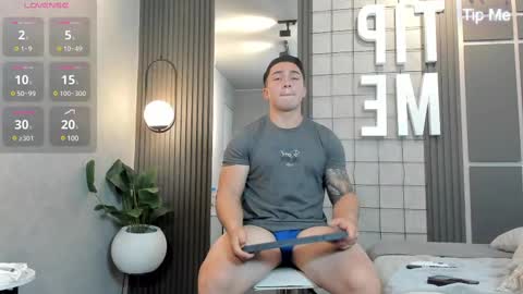hunk_ryan online show from February 25, 12:24 pm