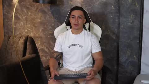 hunk_ryan online show from November 11, 8:14 am