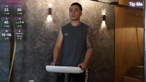 hunk_ryan online show from November 25, 11:43 am