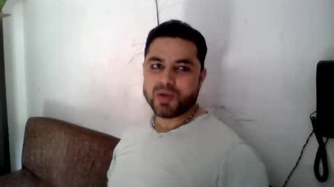 Snapshot of hunkster102 chatting on May 2, 4:39 am hunkster102 online show from May 2, 4:39 am