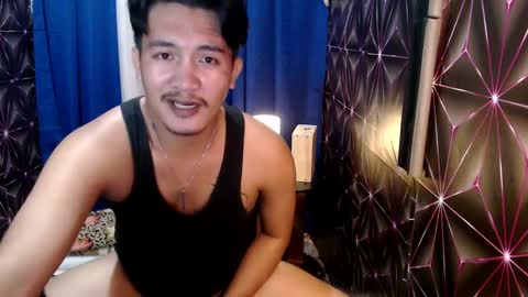 hunkylloyd online show from December 16, 3:19 am