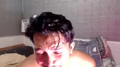 hunkylloyd online show from April 5, 1:30 pm