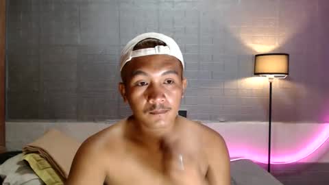 Snapshot of hunkylloyd chatting on June 5, 1:01 am hunkylloyd online show from June 5, 1:01 am