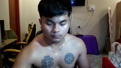 Snapshot of hunkyzeus chatting on April 23, 7:30 am hunkyzeus online show from April 23, 7:30 am