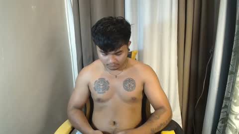 Snapshot of hunkyzeus chatting on May 1, 4:39 am hunkyzeus online show from May 1, 4:39 am
