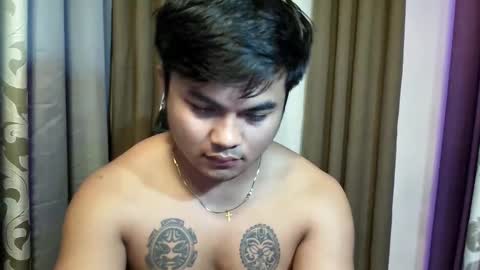 Snapshot of hunkyzeus chatting on May 19, 4:35 pm hunkyzeus online show from May 19, 4:35 pm