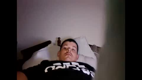 Snapshot of huntdog1221 chatting on May 27, 2:41 am huntdog1221 online show from May 27, 2:41 am