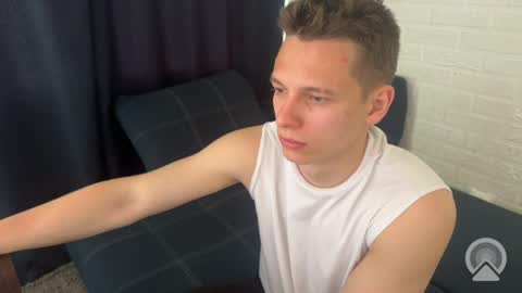 Snapshot of hunter_f1t chatting on May 27, 9:28 am Hunter online show from May 27, 9:28 am