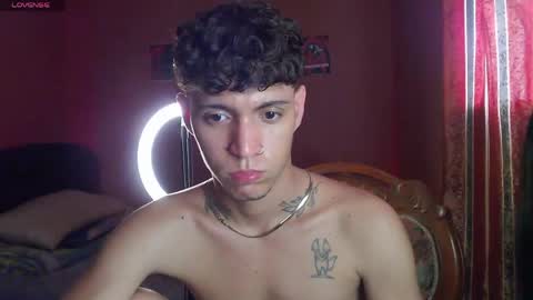 Snapshot of hunter_jagg chatting on April 22, 8:32 pm hunter_jagg online show from April 22, 8:32 pm