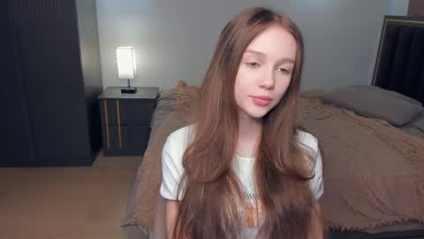 Snapshot of hwadwellingham chatting on April 3, 7:06 am Lily online show from April 3, 7:06 am