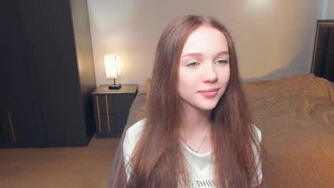 Snapshot of hwadwellingham chatting on April 8, 7:08 am Lily online show from April 8, 7:08 am