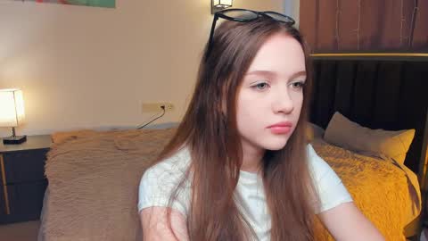 Snapshot of hwadwellingham chatting on April 15, 7:15 am Lily online show from April 15, 7:15 am