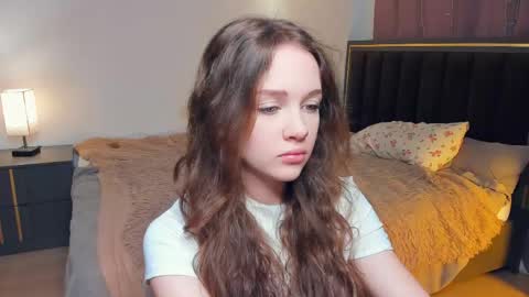 Snapshot of hwadwellingham chatting on April 26, 7:17 am Lily online show from April 26, 7:17 am