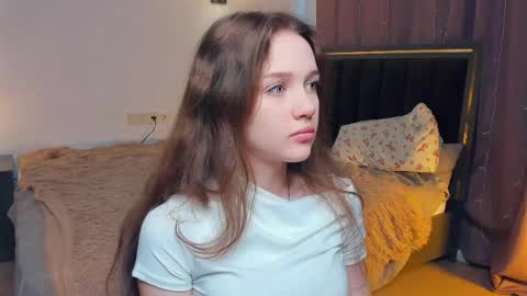 Snapshot of hwadwellingham chatting on April 27, 7:06 am Lily online show from April 27, 7:06 am