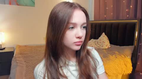 Snapshot of hwadwellingham chatting on May 11, 7:14 am Lily online show from May 11, 7:14 am