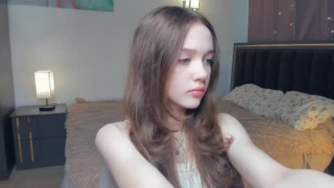 Snapshot of hwadwellingham chatting on May 18, 7:14 am Lily online show from May 18, 7:14 am