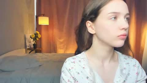 Snapshot of hwadwellingham chatting on June 12, 7:07 am Lily online show from June 12, 7:07 am