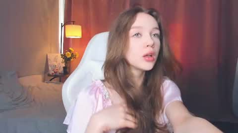 Snapshot of hwadwellingham chatting on June 29, 7:03 am Lily online show from June 29, 7:03 am