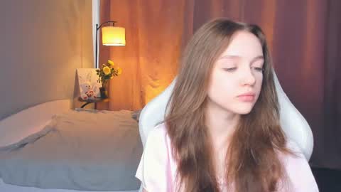 Snapshot of hwadwellingham chatting on June 29, 10:15 am Lily online show from June 29, 10:15 am