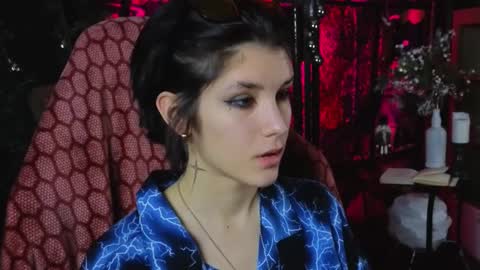 Hyeon Jin online show from January 6, 8:39 pm