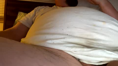 Snapshot of hymike1169 chatting on December 9, 7:50 am Huck Funn online show from December 9, 7:50 am