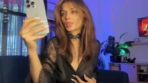 i___love__you online show from March 8, 7:23 am