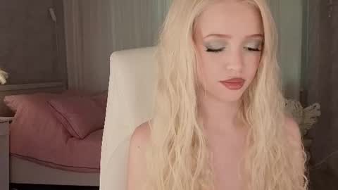 Snapshot of i__am_joss chatting on June 16, 2:03 am Joselle online show from June 16, 2:03 am