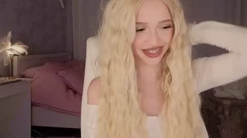 Snapshot of i__am_joss chatting on June 17, 11:38 pm Joselle online show from June 17, 11:38 pm