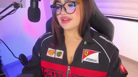 Snapshot of i_am_ari chatting on February 14, 1:46 am Ari online show from February 14, 1:46 am