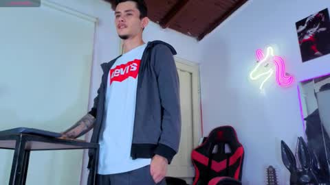 kelvis online show from March 21, 5:12 am