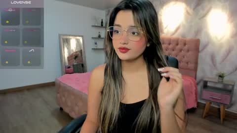 iam_lina online show from April 2, 1:31 pm