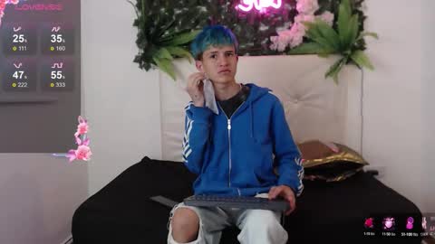 Snapshot of iam_lukas__ chatting on October 6, 3:15 am iam_lukas__ online show from October 6, 3:15 am