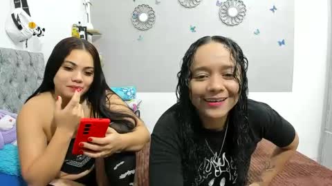 Snapshot of iam_mai chatting on October 4, 3:59 am iam_mai online show from October 4, 3:59 am