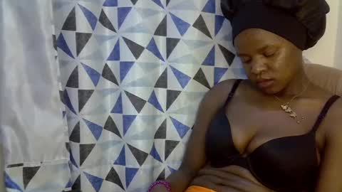 Snapshot of iam_nisa chatting on July 1, 12:01 am iam_nisa online show from July 1, 12:01 am