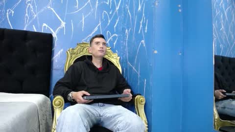 Iam Smith  online show from February 15, 2:52 am