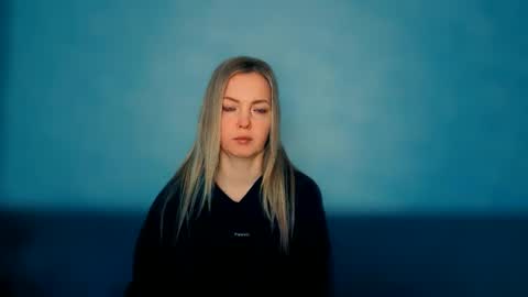 Venus online show from April 25, 8:06 am