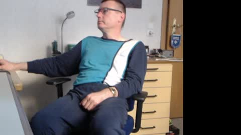 Snapshot of iamachim chatting on May 2, 5:01 am iamachim online show from May 2, 5:01 am
