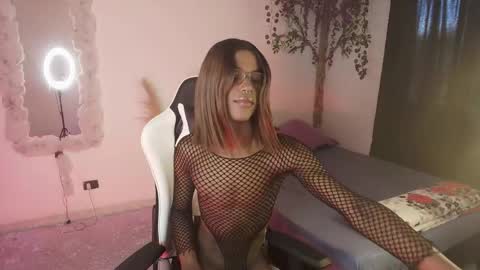 Snapshot of iamandrey_ chatting on April 24, 1:13 pm iamandrey_ online show from April 24, 1:13 pm