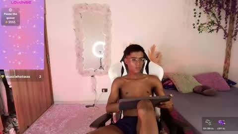 Snapshot of iamandrey_ chatting on May 9, 8:47 pm iamandrey_ online show from May 9, 8:47 pm