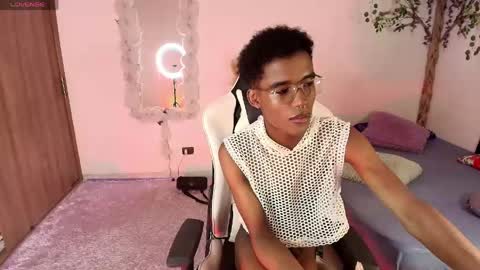 Snapshot of iamandrey_ chatting on June 2, 1:18 am iamandrey_ online show from June 2, 1:18 am
