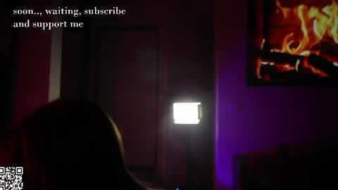 Snapshot of iamclaire_ chatting on April 26, 10:51 pm Claire online show from April 26, 10:51 pm