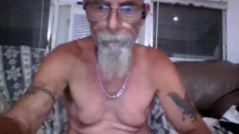 Snapshot of iamgoat_69 chatting on May 21, 6:09 am Goat Lulu Elektra online show from May 21, 6:09 am