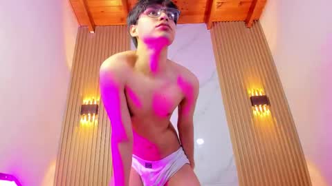 iamjuanjoc online show from January 17, 4:06 am