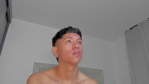 Juliiiiian online show from April 15, 11:28 am