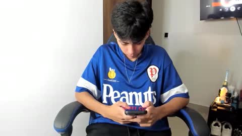 Snapshot of iammaik chatting on May 19, 10:16 pm iammaik online show from May 19, 10:16 pm